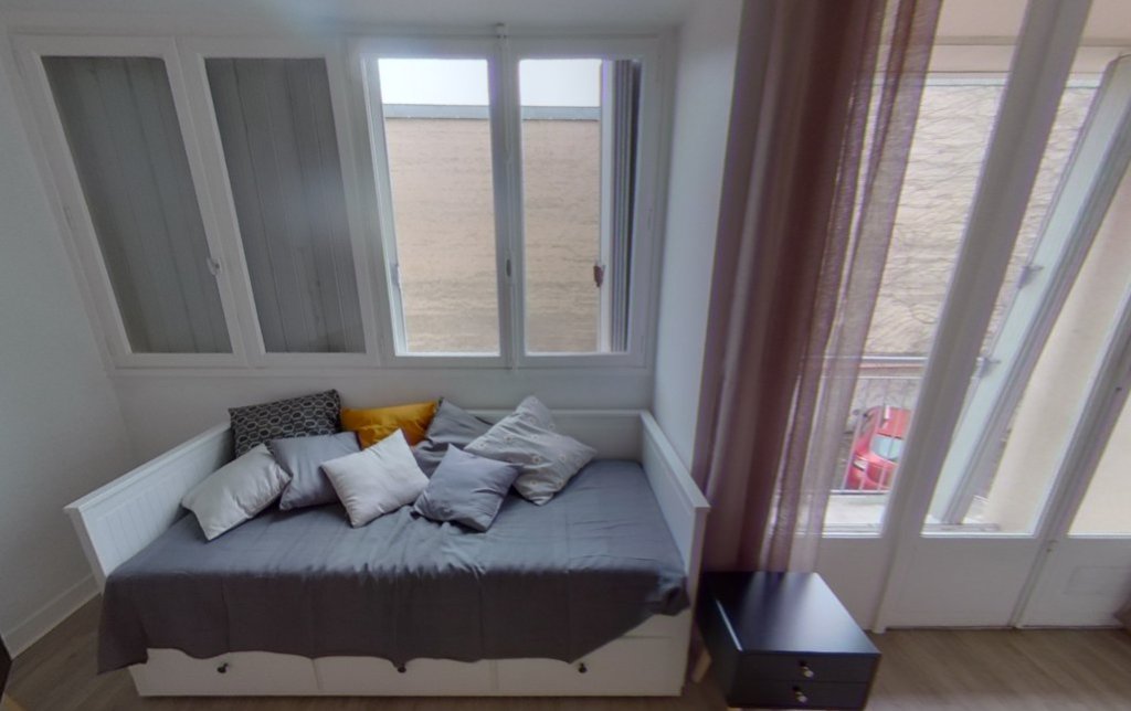 STUDIO A LOUER - LYON 3EME ARRONDISSEMENT Monchat-Bonnand - 27.02 m2 - 610 &euro; charges comprises par mois