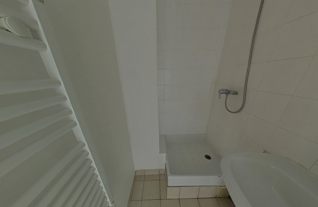 STUDIO A LOUER - LYON 3EME ARRONDISSEMENT Monchat-Bonnand - 26.84 m2 - 488 &euro; charges comprises par mois