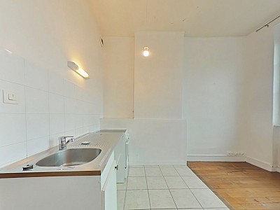 STUDIO A LOUER - LYON 4EME ARRONDISSEMENT Place Croix Rousse-Austerlitz - 38.6 m2 - 580 € charges comprises par mois