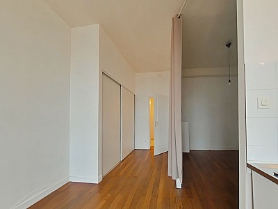 STUDIO A LOUER - LYON 4EME ARRONDISSEMENT Place Croix Rousse-Austerlitz - 38.6 m2 - 580 € charges comprises par mois