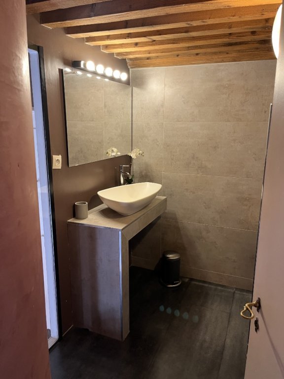 STUDIO A LOUER - LYON 5EME ARRONDISSEMENT Saint-Jean - 49 m2 - 1 190 &euro; charges comprises par mois