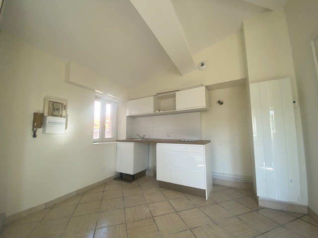 STUDIO A LOUER - LYON 5EME ARRONDISSEMENT Saint-Paul - 20.4 m2 - 600 &euro; charges comprises par mois