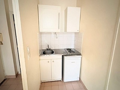 STUDIO A LOUER - LYON 6EME ARRONDISSEMENT l Helvetie - 16.83 m2 - 360 € charges comprises par mois