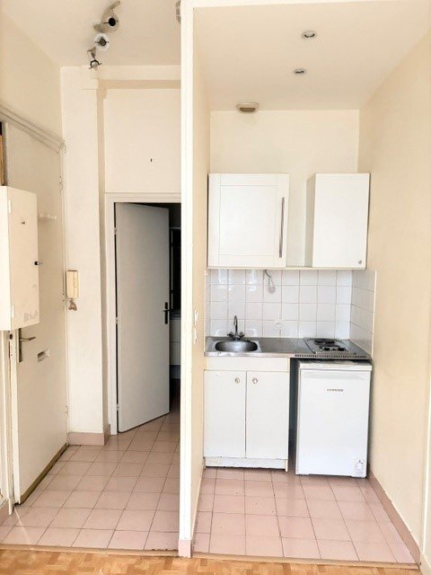 STUDIO A LOUER - LYON 6EME ARRONDISSEMENT l Helvetie - 16.83 m2 - 360 &euro; charges comprises par mois
