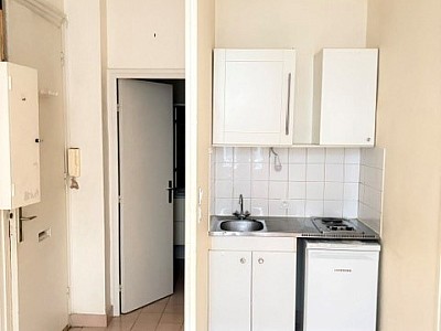 STUDIO A LOUER - LYON 6EME ARRONDISSEMENT l Helvetie - 16.83 m2 - 360 € charges comprises par mois
