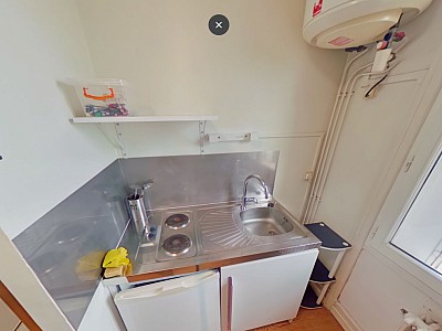 STUDIO A LOUER - LYON 6EME ARRONDISSEMENT Mongolfier-Le Lycee - 9.27 m2 - 238€ charges comprises par mois