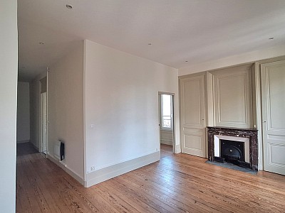 STUDIO A LOUER - LYON 6EME ARRONDISSEMENT Les Brotteaux - 45.76 m2 - 885 € charges comprises par mois