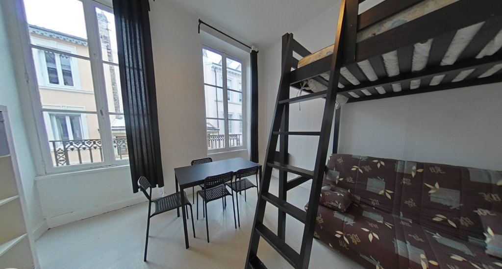 STUDIO A LOUER - LYON 6EME ARRONDISSEMENT Bossuet Ney - 32.52 m2 - 675 &euro; charges comprises par mois