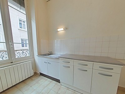 STUDIO A LOUER - LYON 6EME ARRONDISSEMENT J. Recamier - 43.36 m2 - 762 € charges comprises par mois