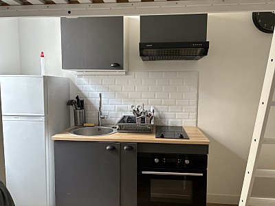 STUDIO A LOUER - LYON 7EME ARRONDISSEMENT Route de Vienne - 13.39 m2 - 550€ charges comprises par mois