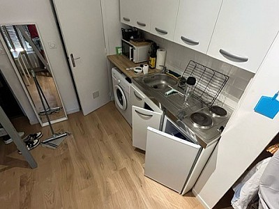 STUDIO A LOUER - LYON 7EME ARRONDISSEMENT Route de Vienne - 11.58 m2 - 550€ charges comprises par mois