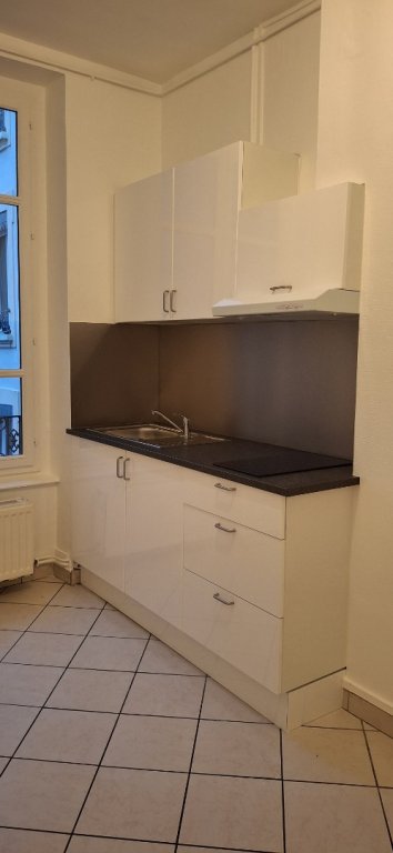 STUDIO A LOUER - LYON 7EME ARRONDISSEMENT Pasteur - 51.78 m2 - 825�&euro; charges comprises par mois