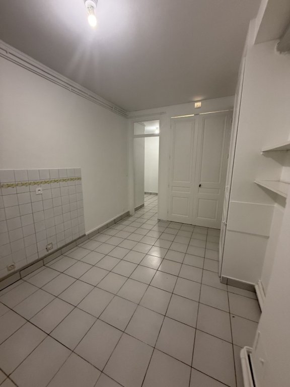 STUDIO A LOUER - LYON 7EME ARRONDISSEMENT Stalingrad - 48.01 m2 - 770 &euro; charges comprises par mois