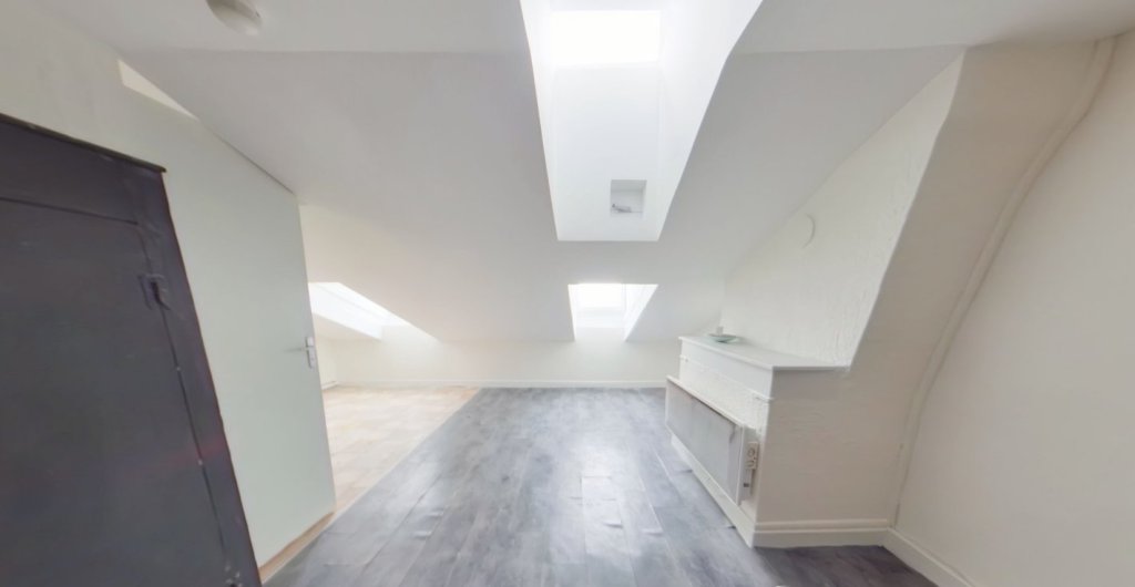 STUDIO A LOUER - LYON 7EME ARRONDISSEMENT Saint-Michel - 25.7 m2 - 490 € charges comprises par mois