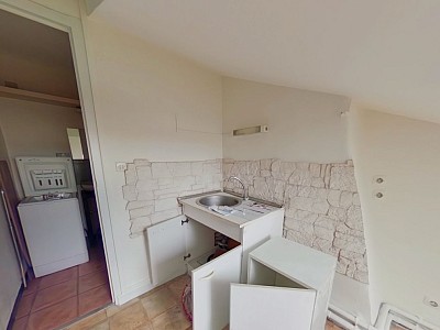 STUDIO A LOUER - LYON 7EME ARRONDISSEMENT Saint-Michel - 25.7 m2 - 490 € charges comprises par mois