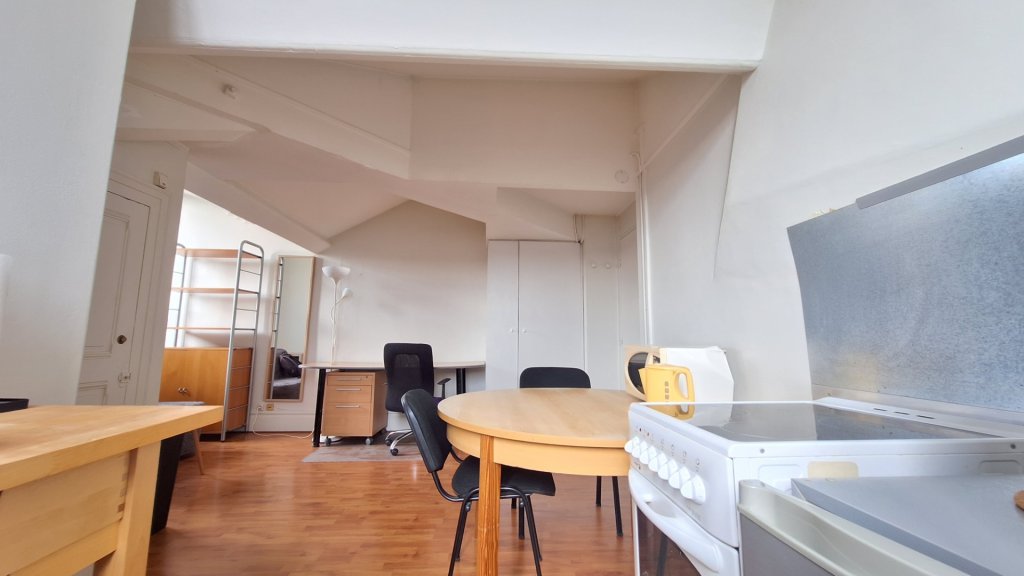 STUDIO A LOUER - LYON 7EME ARRONDISSEMENT Centre Berthelot - 22.21 m2 - 570�&euro; charges comprises par mois