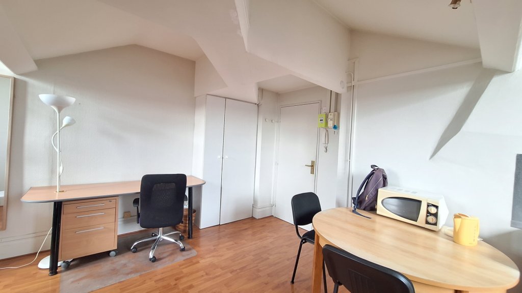 STUDIO A LOUER - LYON 7EME ARRONDISSEMENT Centre Berthelot - 22.21 m2 - 570�&euro; charges comprises par mois