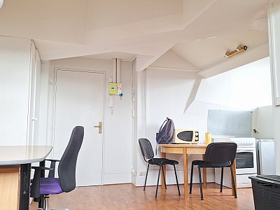 STUDIO A LOUER - LYON 7EME ARRONDISSEMENT Centre Berthelot - 22.21 m2 - 570 € charges comprises par mois