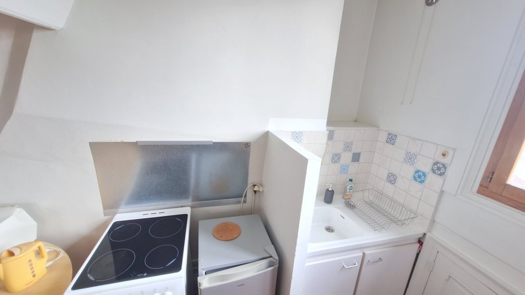 STUDIO A LOUER - LYON 7EME ARRONDISSEMENT Centre Berthelot - 22.21 m2 - 570�&euro; charges comprises par mois