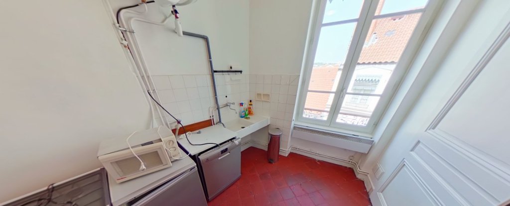 STUDIO A LOUER - LYON 7EME ARRONDISSEMENT Le Prado - 50.54 m2 - 880�&euro; charges comprises par mois