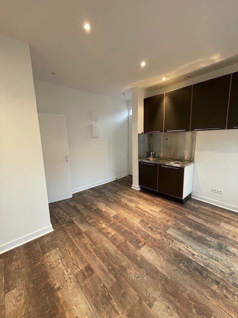 STUDIO A LOUER - LYON 7EME ARRONDISSEMENT Stalingrad - 28.19 m2 - 607�&euro; charges comprises par mois