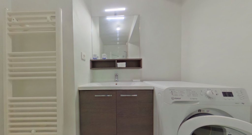 STUDIO A LOUER - LYON 7EME ARRONDISSEMENT Yves Farges - 27.6 m2 - 660 &euro; charges comprises par mois