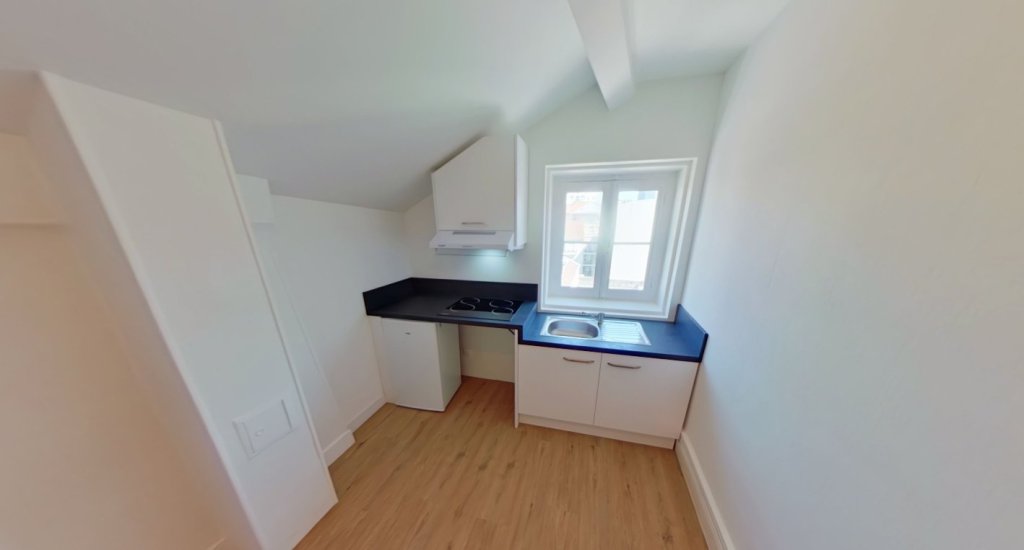 STUDIO A LOUER - LYON 7EME ARRONDISSEMENT Stalingrad - 17.46 m2 - 402 &euro; charges comprises par mois