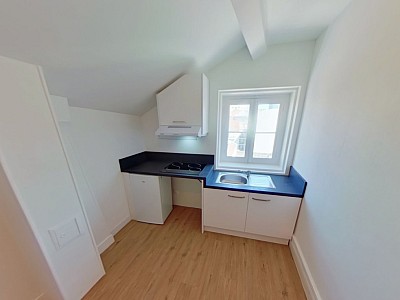 STUDIO A LOUER - LYON 7EME ARRONDISSEMENT Stalingrad - 17.46 m2 - 402 € charges comprises par mois