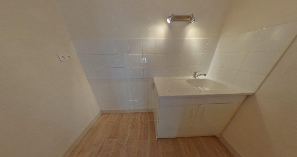 STUDIO A LOUER - LYON 7EME ARRONDISSEMENT Pasteur - 30.05 m2 - 720 &euro; charges comprises par mois