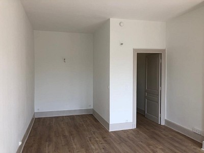 STUDIO A LOUER - OULLINS - 31,26 m2 - 505 € charges comprises par mois
