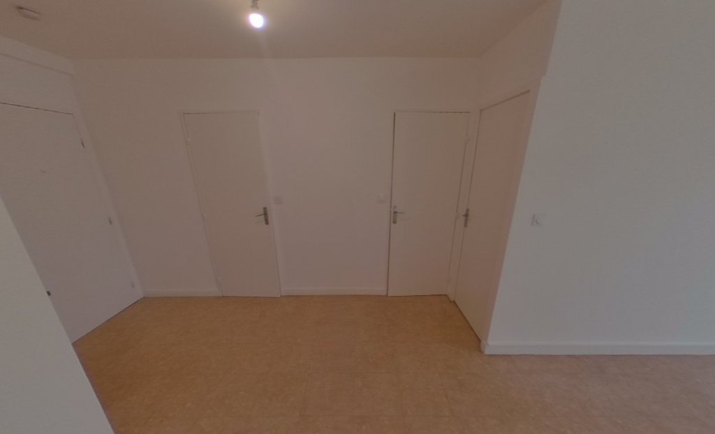 STUDIO A LOUER - RILLIEUX LA PAPE Leclerc - 46.36 m2 - 670�&euro; charges comprises par mois