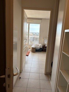 STUDIO A LOUER - VENISSIEUX Centre-Ville - 32.46 m2 - 770 &euro; charges comprises par mois