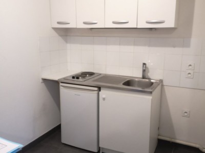 STUDIO A LOUER - VILLEURBANNE - 26,56 m2 - 555,86 € charges comprises par mois