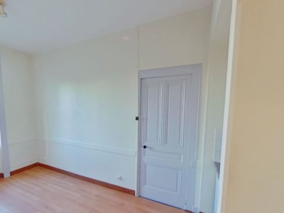 STUDIO A LOUER - VILLEURBANNE - 36.85 m2 - 700 € charges comprises par mois