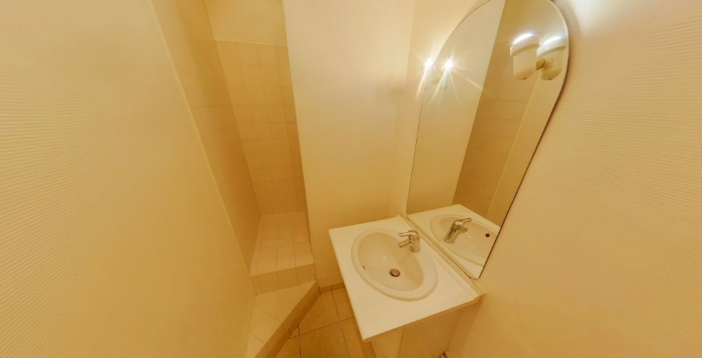 STUDIO A LOUER - VILLEURBANNE Croix-Luizet-Est - 37.99 m2 - 710 &euro; charges comprises par mois