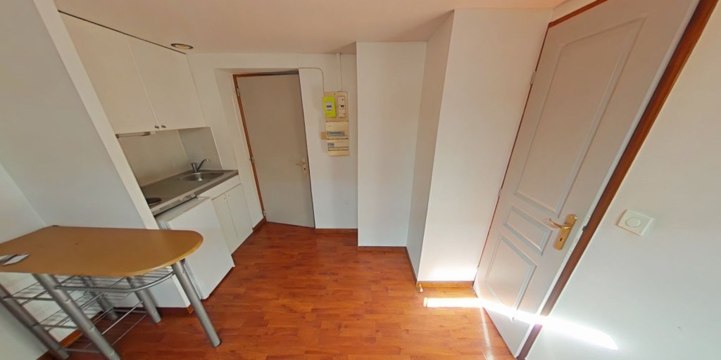 STUDIO A LOUER - VILLEURBANNE Croix-Luizet-Est - 14.63 m2 - 380 &euro; charges comprises par mois