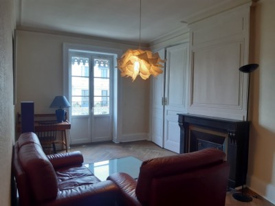 APPARTEMENT T1 A LOUER - LYON 7EME ARRONDISSEMENT - 50.54 m2 - 880 € charges comprises par mois