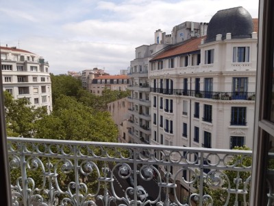 APPARTEMENT T1 A LOUER - LYON 7EME ARRONDISSEMENT - 50.54 m2 - 880 € charges comprises par mois