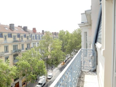 APPARTEMENT T1 A LOUER - LYON 7EME ARRONDISSEMENT - 50,54 m2 - 880 € charges comprises par mois