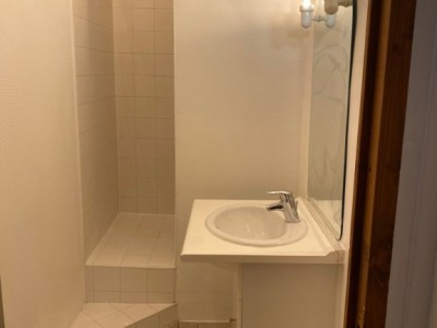APPARTEMENT T1 A LOUER - VILLEURBANNE - 37,99 m2 - 675 € charges comprises par mois