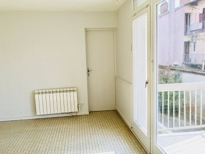 APPARTEMENT T1 A LOUER - VILLEURBANNE - 31.81 m2 - 522 € charges comprises par mois