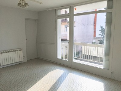 APPARTEMENT T1 A LOUER - VILLEURBANNE - 31.81 m2 - 522 € charges comprises par mois