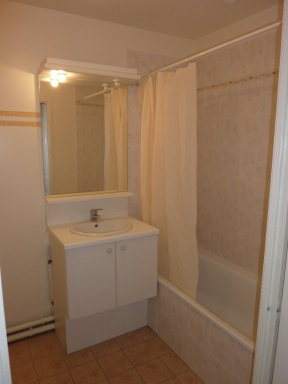 APPARTEMENT T2 - BRON - 52,28 m2 - LOUÉ : Immobilier BRON | Agence