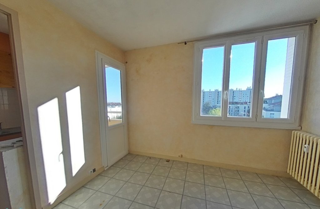APPARTEMENT T2 A LOUER - CALUIRE ET CUIRE Magnolles Aristide-Briand - 40.16 m2 - 680 &euro; charges comprises par mois