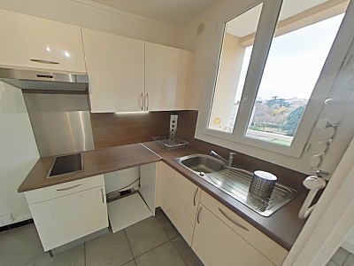 APPARTEMENT T2 A LOUER - CALUIRE ET CUIRE - 39.66 m2 - 634,23 € charges comprises par mois