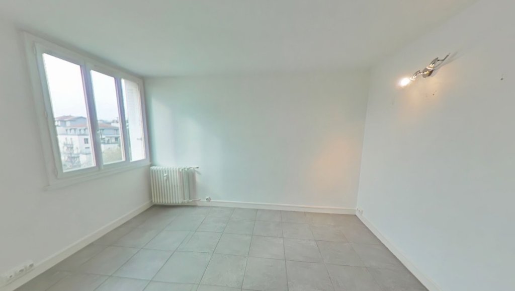 APPARTEMENT T2 A LOUER - CALUIRE ET CUIRE - 39.66 m2 - 634,23 &euro; charges comprises par mois