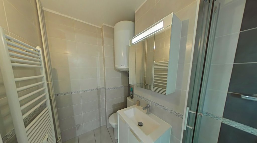 APPARTEMENT T2 A LOUER - CALUIRE ET CUIRE - 39.66 m2 - 634,23 &euro; charges comprises par mois