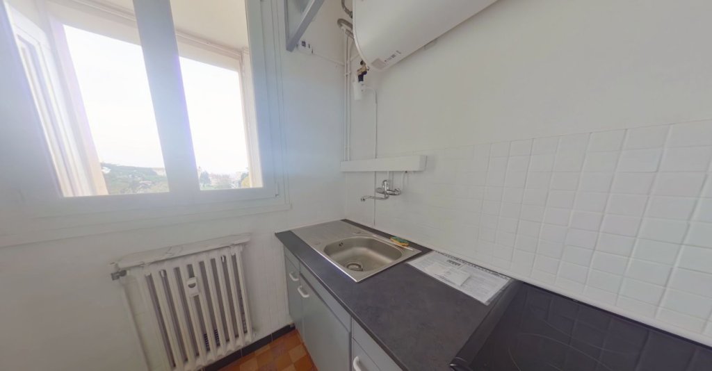 APPARTEMENT T2 A LOUER - CALUIRE ET CUIRE - 40.7 m2 - 727 &euro; charges comprises par mois