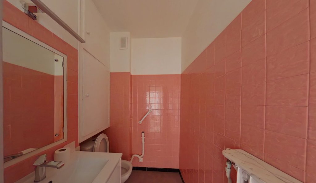 APPARTEMENT T2 A LOUER - CALUIRE ET CUIRE - 40.7 m2 - 727 &euro; charges comprises par mois