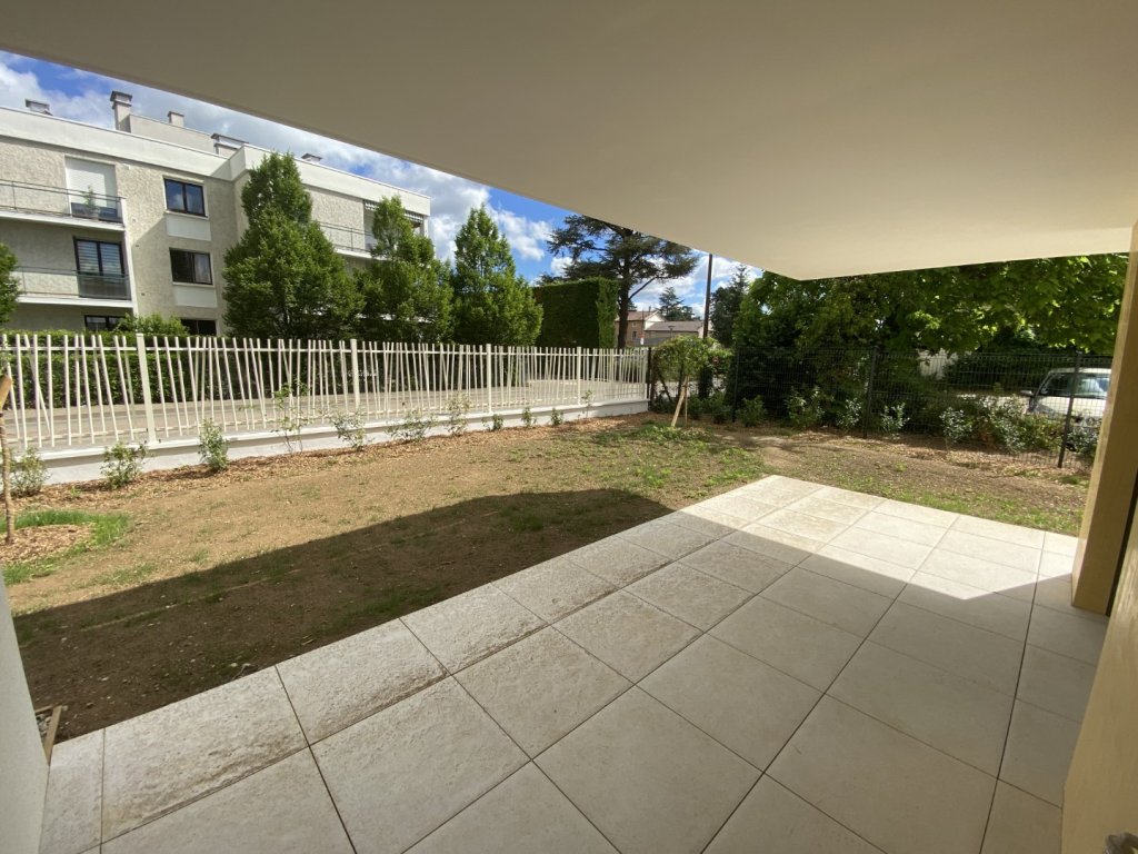 APPARTEMENT T2 A LOUER - CHARBONNIERES LES BAINS - 44.21 m2 - 673�&euro; charges comprises par mois